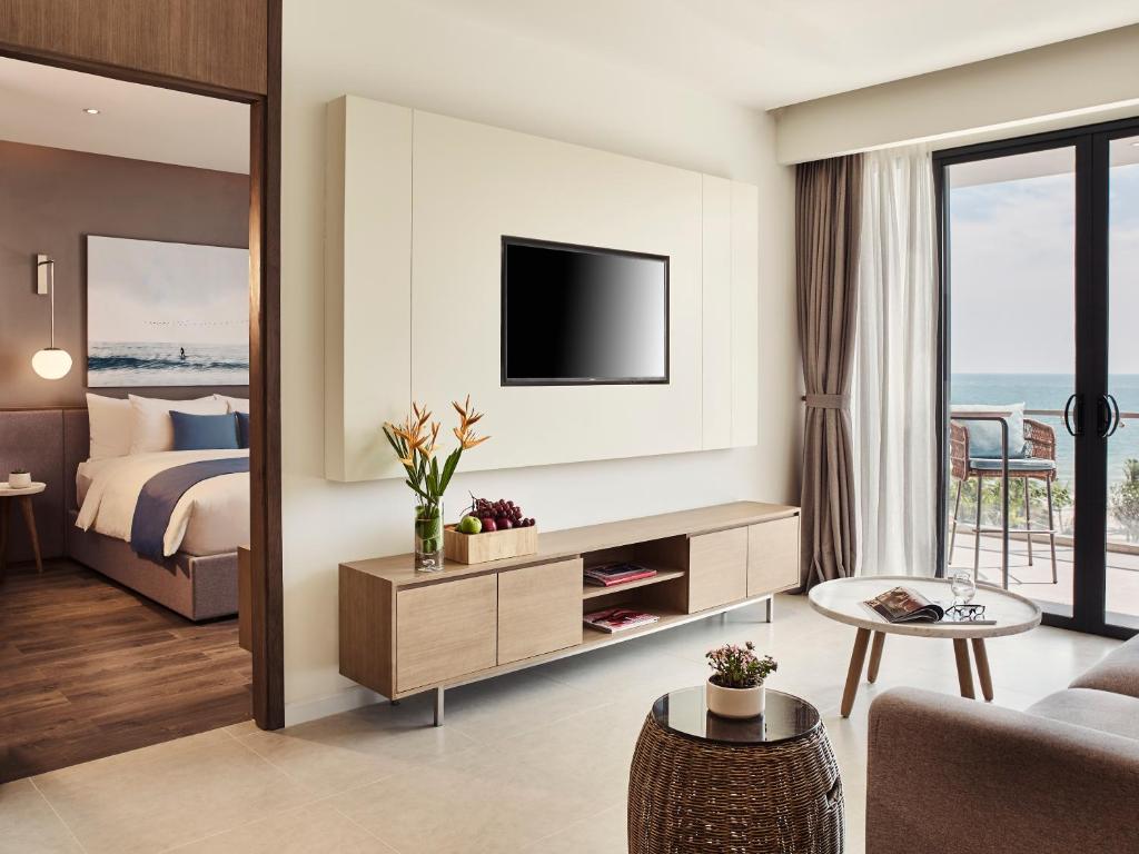 Superior Suite Ban Công 1 Giường Đôi